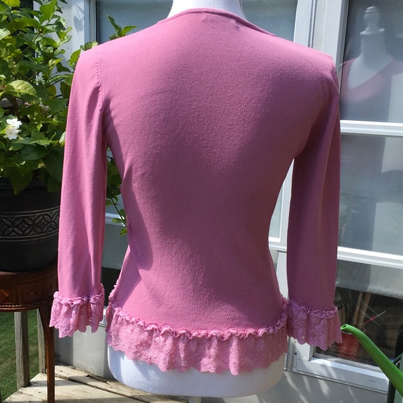 Italian pink sweater by Excellent with lace on the arm cuffs and bottom - Picture 2 of 5